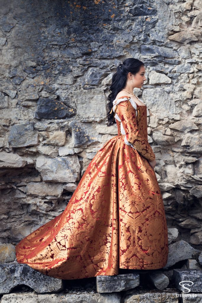 Costume historique robe de la renaissance française par Esaïkha création.