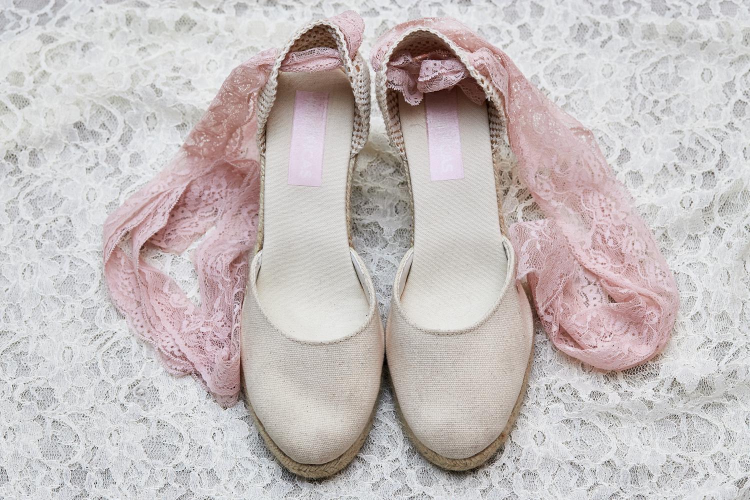 Chaussures de mariage avec ruban rose